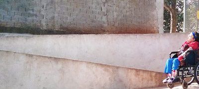 Giovanachegando na escola na nova rampa de acessibilidade!